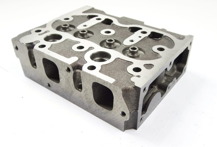 Głowica cylindrów Kubota B7000